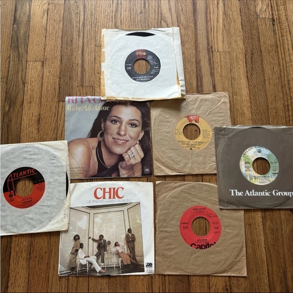 Lot Of 45 1970s 7” 45rpm Records with Case - Picture 8 of 11